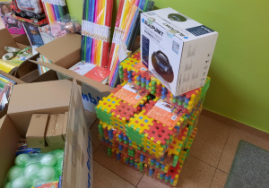 Zestawy plastyczne, zabawki i inne pomoce dydaktyczne