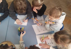 Dzieci kodują obrazek