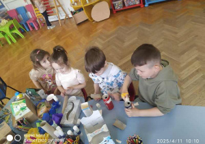 Dzieci tworzą eko -stworki