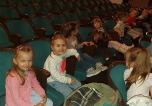 Dzieci w teatrze