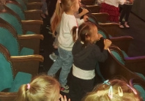 Dzieci w teatrze