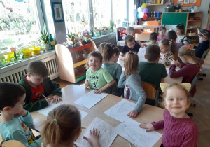 Dzieci rysują Panią Wiosnę