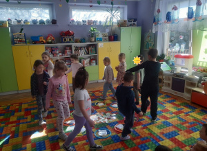 Wielkanocne zabawy z zajączkiem
