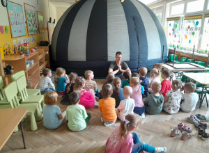 Kino sferyczne w przedszkolu