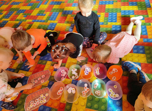 Zabawy matematyczne - liczymy przetwory owocowe