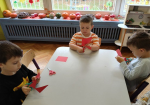 wycinamy nożyczkami