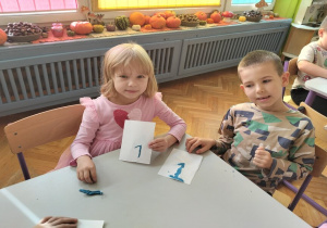 nasza cyferka jeden z plasteliny