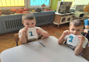 nasza cyferka jeden z plasteliny