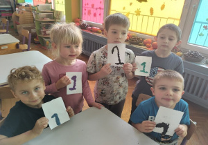 nasza cyferka jeden z plasteliny