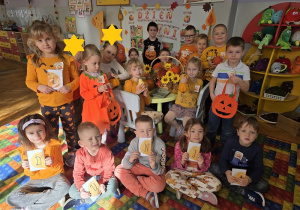 wspólne zdjęcie z okazji Dnia Dyni