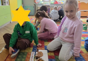 dzieci układają rytmy