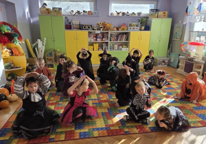 zadania ruchowe na Halloween