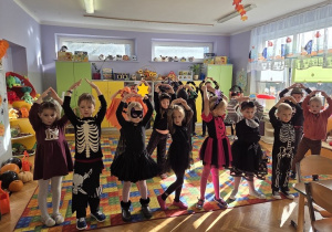 zadania ruchowe na Halloween