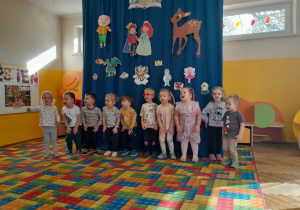 Dzieci z grupy I mówią wiersz "Okulary"