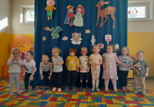 Dzieci z grupy I mówią wiersz "Okulary"