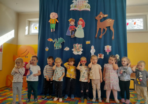 Dzieci z grupy I mówią wiersz "Okulary"