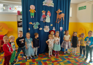 Dzieci z grupy II mówią wiersz "Na wyspach Bergamutach"