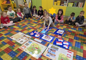 dzieci rozpoznają polskie barwy narodowe