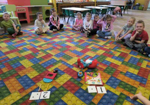 grupa Motylek poznaje cyfrę 2