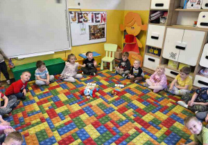 grupa Motylek poznaje cyfrę 2