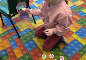 grupa Motylek poznaje cyfrę 2