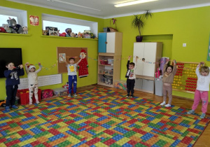 długi łańcuch choinkowy