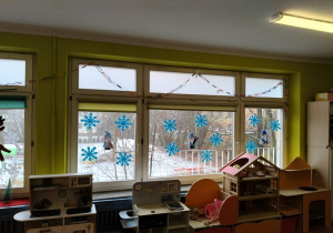 ozdobiona sala łańcuchem