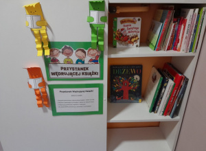 "Kącik Wędrującej Książki" w naszym przedszkolu