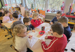 rysowanie listu do świętego Mikołaja