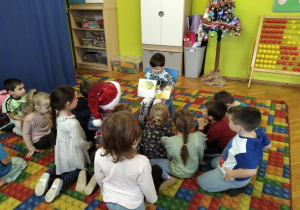 chłopiec opowiada kto pomagał Franklinowi