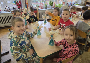 pokaz powstałych aniołów