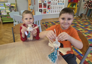 pokaz powstałych aniołów