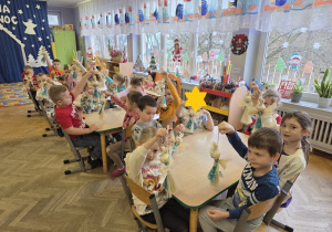 pokaz powstałych aniołów