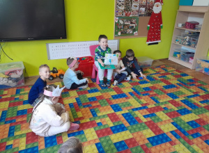 "Wędrująca książka" w ramach innowacji "Przedszkolak w krainie liter" 3