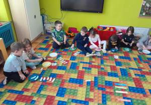 Dzieci poznają dni tygodnia