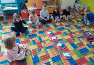 Dzieci utrwalają kolejność pór roku