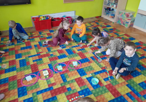 Dzieci utrwalają kolejność pór roku