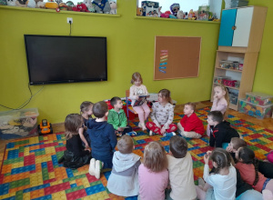 "Wędrująca książka" w ramach innowacji "Przedszkolak w krainie liter" 4