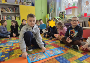 Rozmowa o emocji zaskoczenia