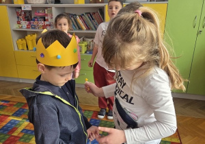 Dzieci składają życzenia