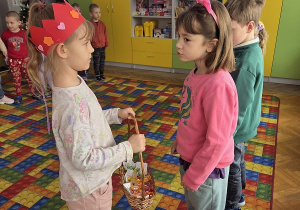 Dzieci składają życzenia