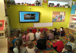 słuchamy filmu o drzewie genealogicznym