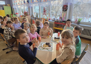 poczęstunek od solenizanta