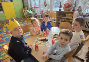 poczęstunek od solenizanta