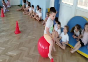 pokonujemy tor przeszkód