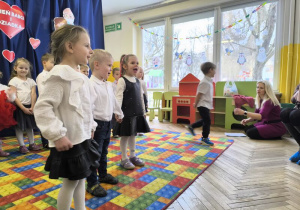 Występ dzieci z grupy Motylek