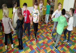 zabawa muzyczno-ruchowa