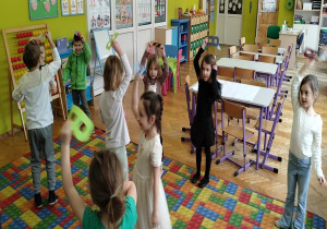 zabawa muzyczno-ruchowa