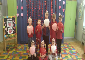 Biedronki na balu walentynkowym