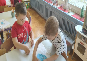 przyklejamy serduszka